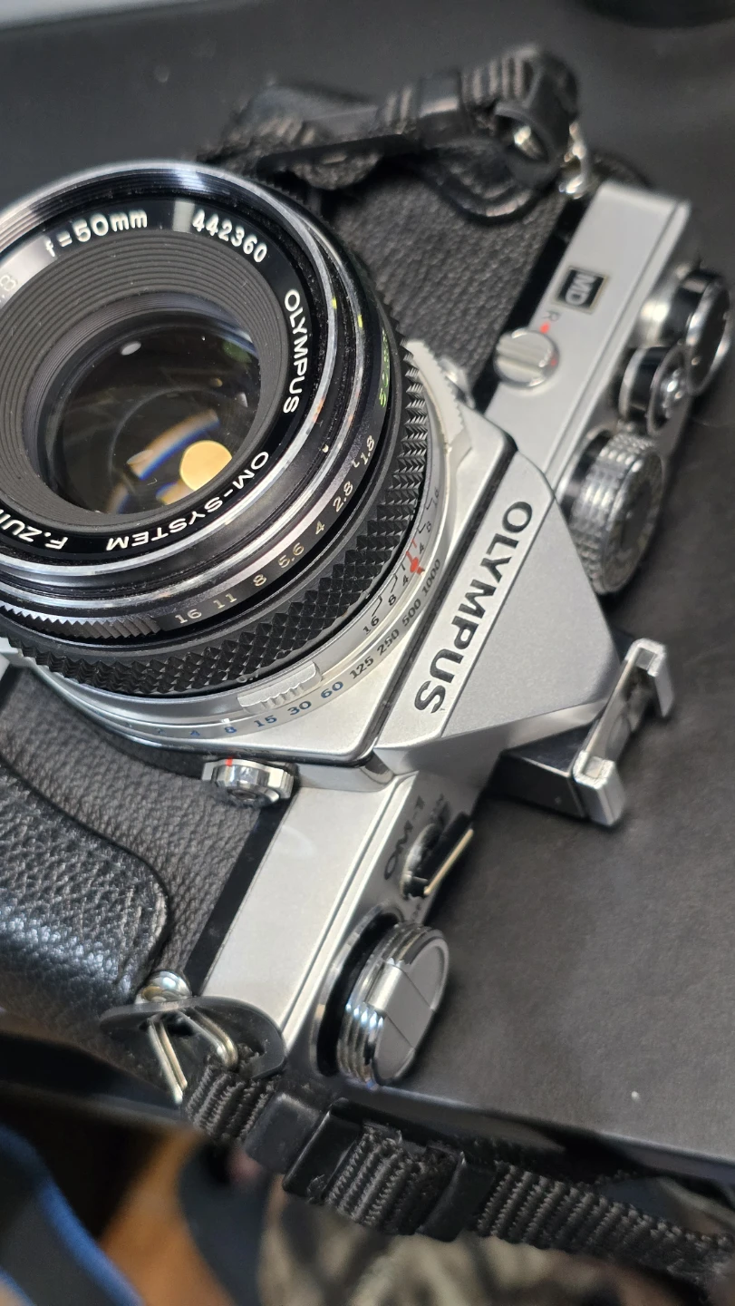 Olympus OM-1 35mm Film Camera with Zuiko Lenses - photo 2