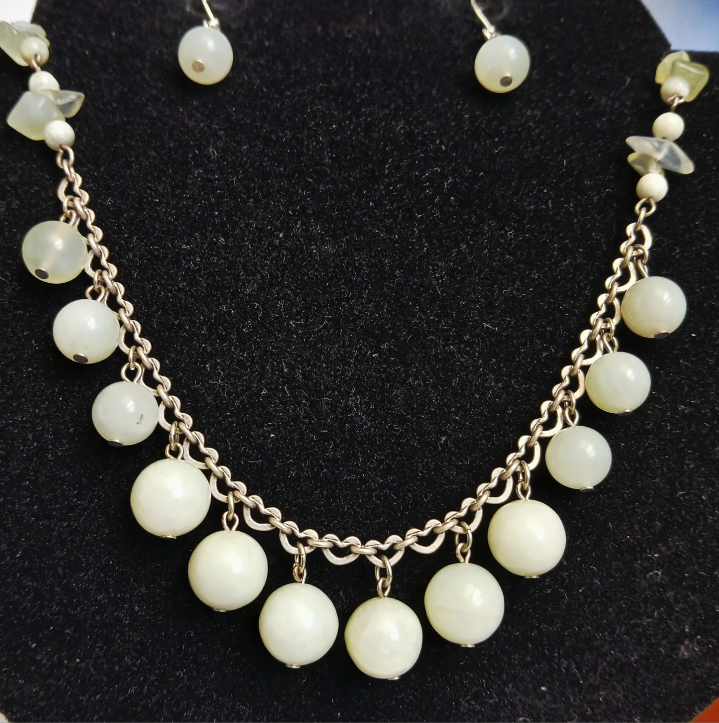 New JADE Necklace and Earrings Set