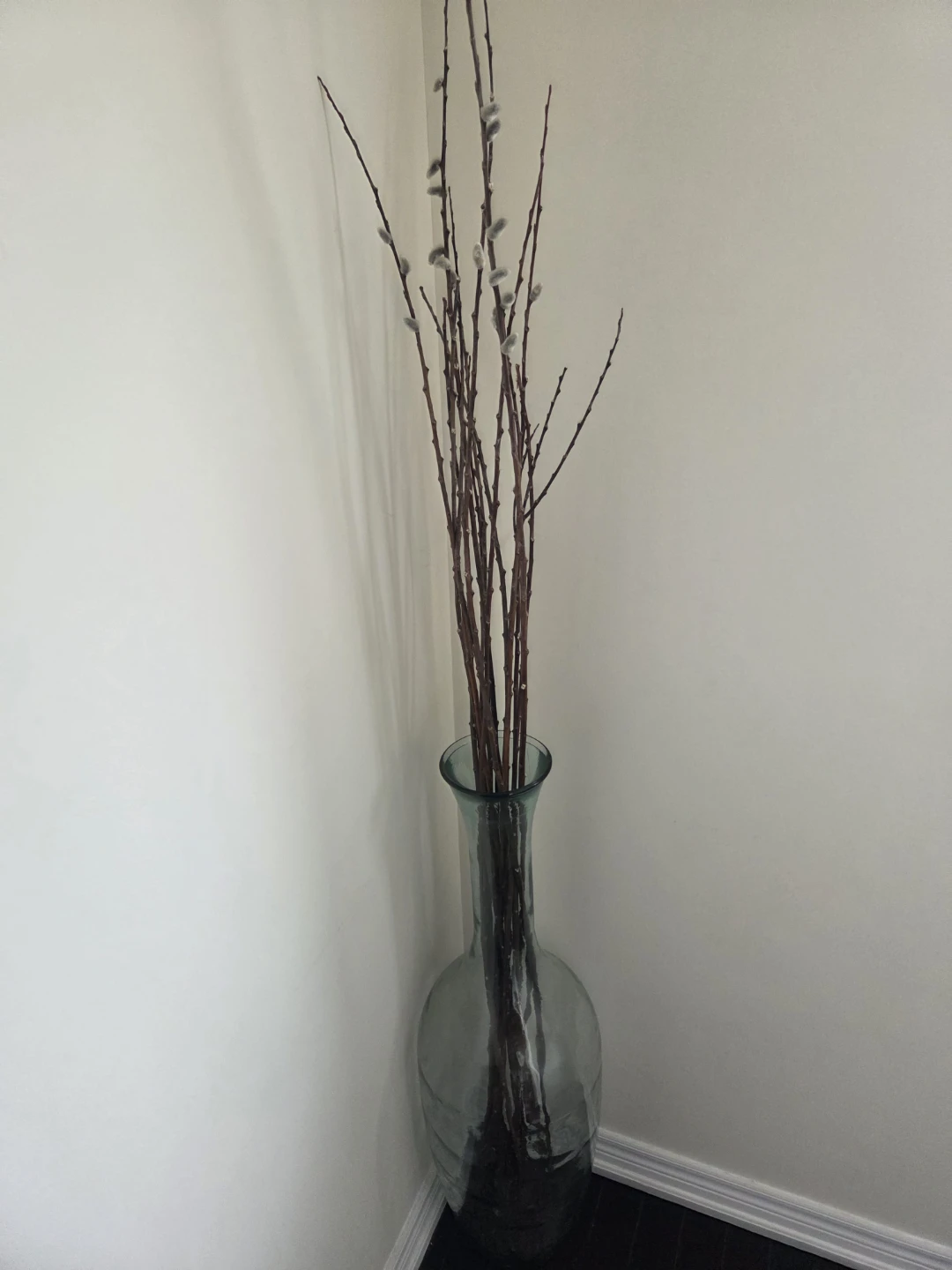 Large glass vase with decorative branches - photo 2