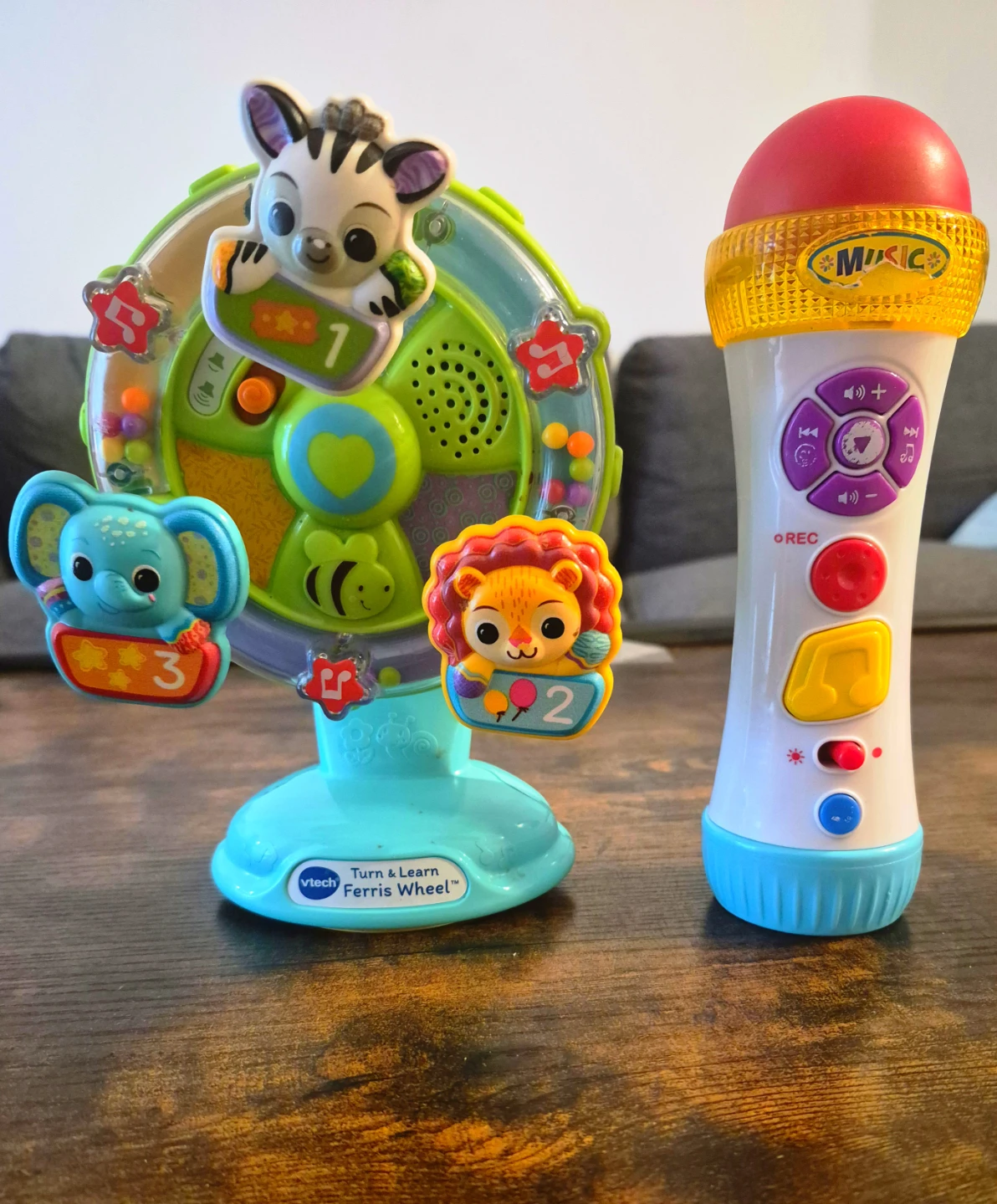VTech Turn & Learn Ferris Wheel and Microphone Toy Set - photo 2
