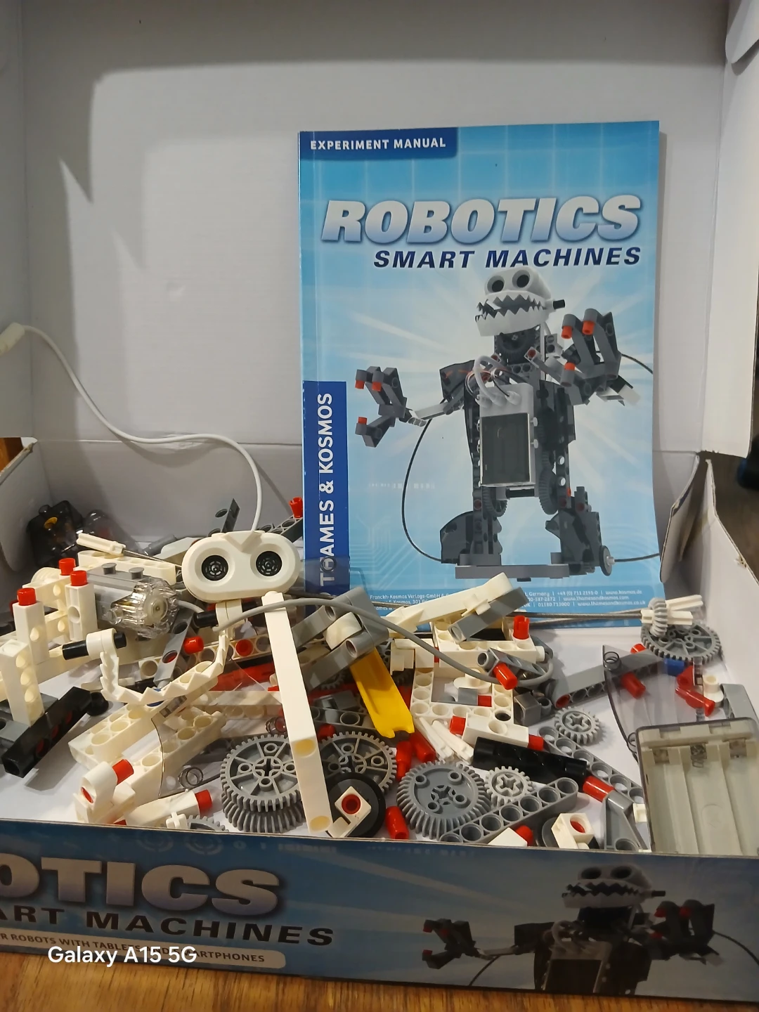 Thames & Kosmos Robotics Smart Machines STEM Experiment Kit - photo 2