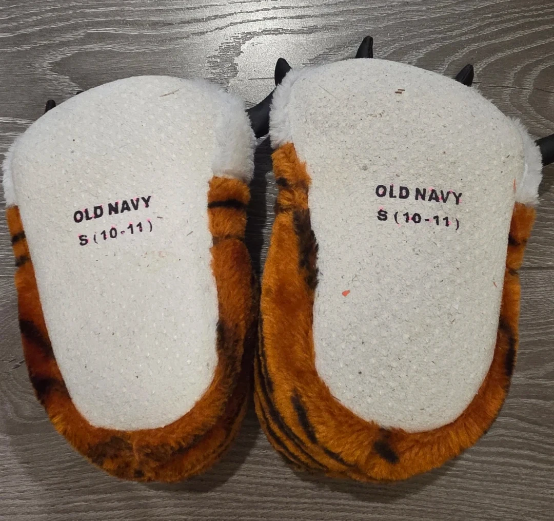 Old Navy Tiger Paw Slippers Size S (10-11) - photo 2