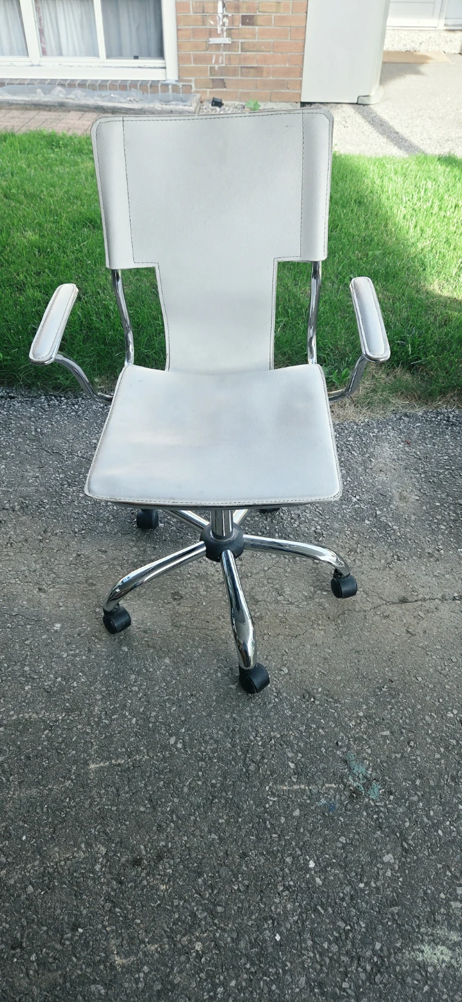 White Office Chair - photo 2