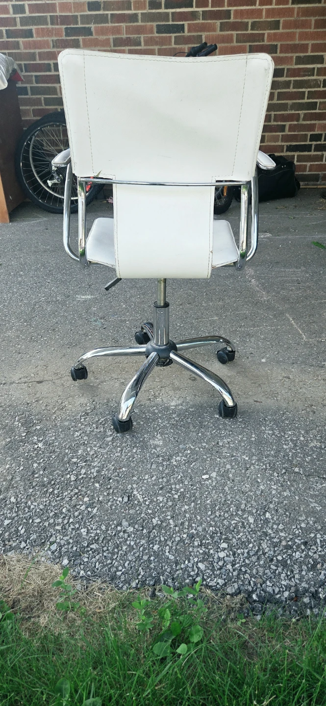 White Office Chair - photo 3
