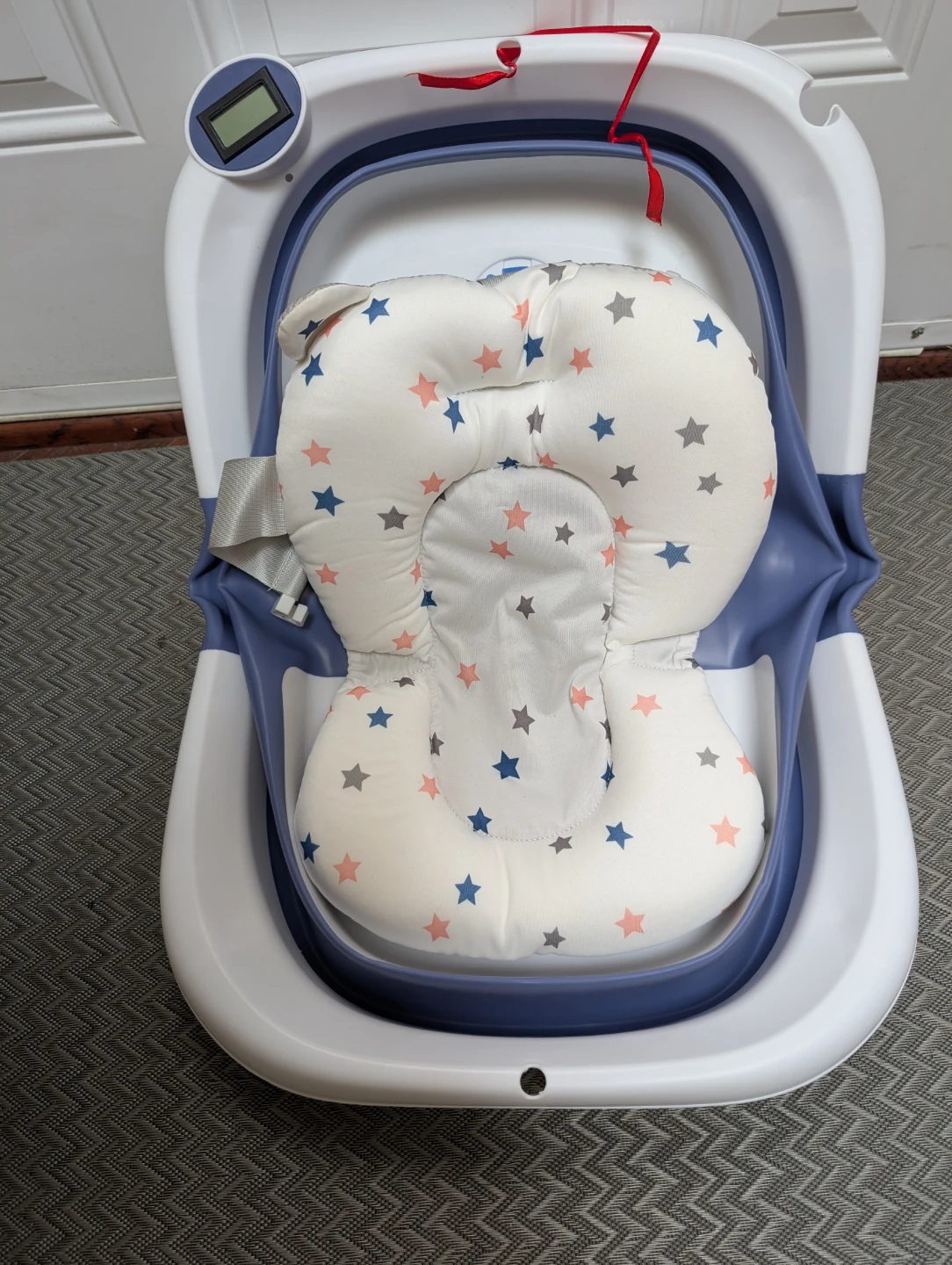 Collapsible Baby Bathtub w. Digital Thermometer