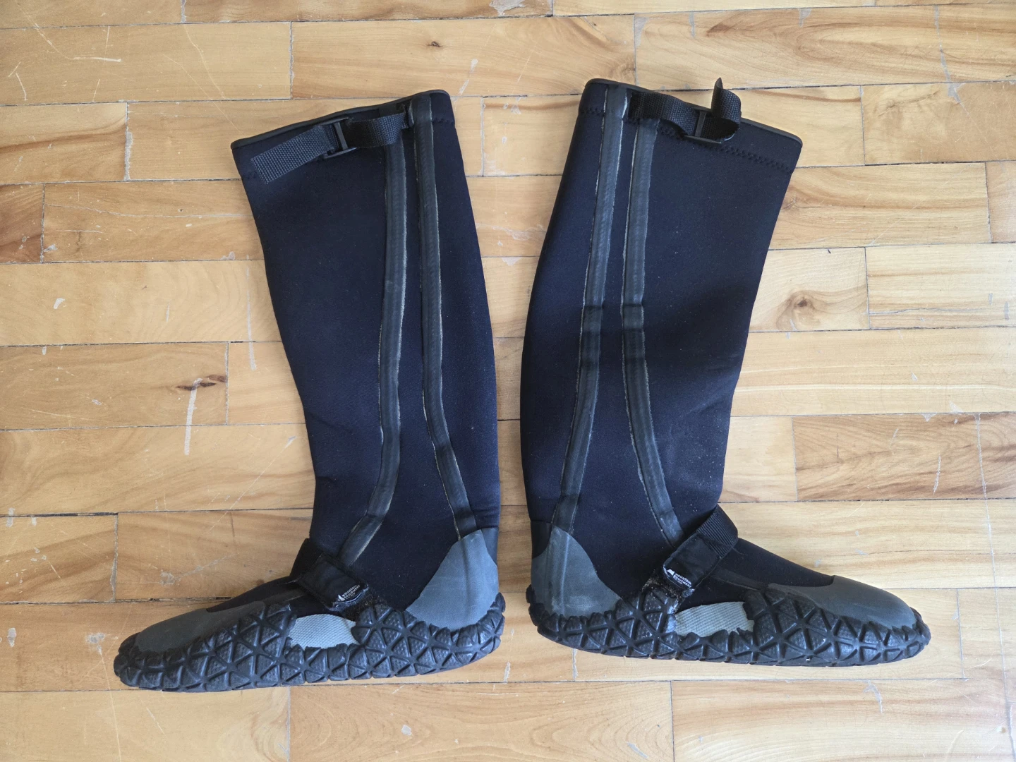 MEC Neoprene Booties (US7) - photo 3