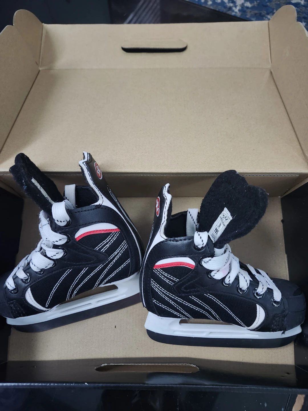 Hockey Skates Youth Size Y10 - photo 4