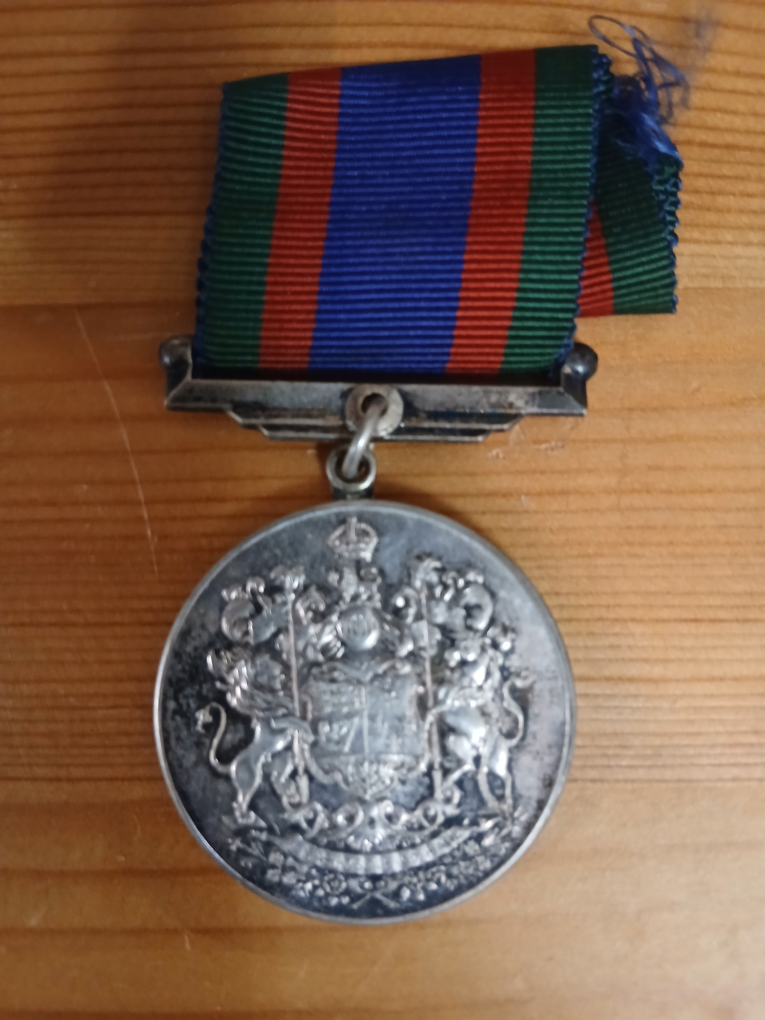 Canada Silver 1939-1945 Voluntary Service Medal - photo 2