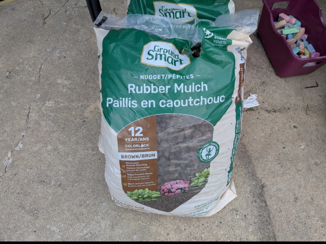 Plants &  Rubber Mulch $5 - photo 2