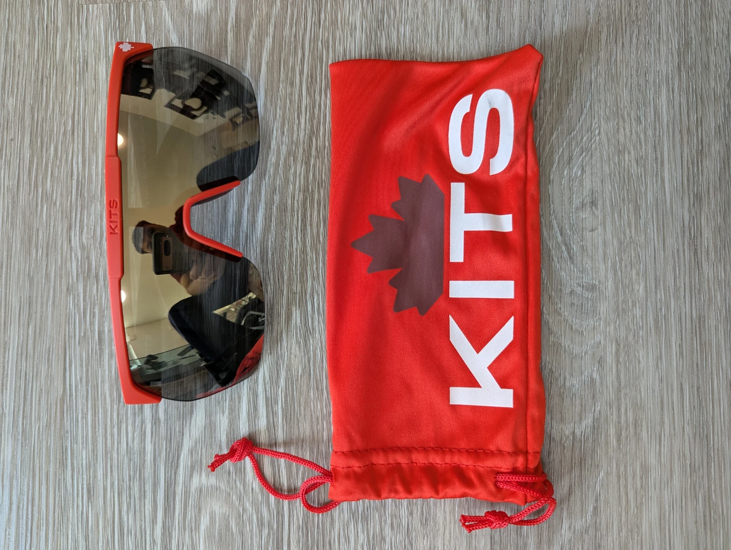 ⚽ Kits Red Cycling Sunglasses with Pouch