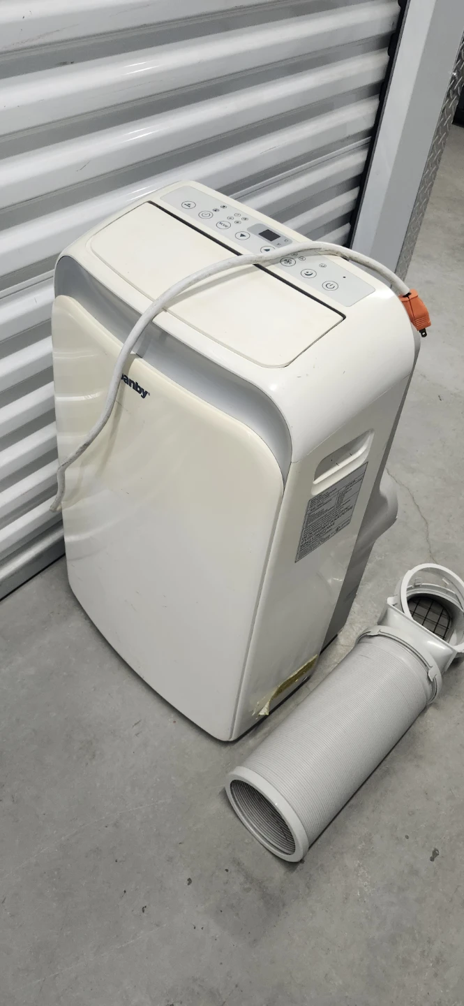 12000 BTU portable AC with hose - photo 2