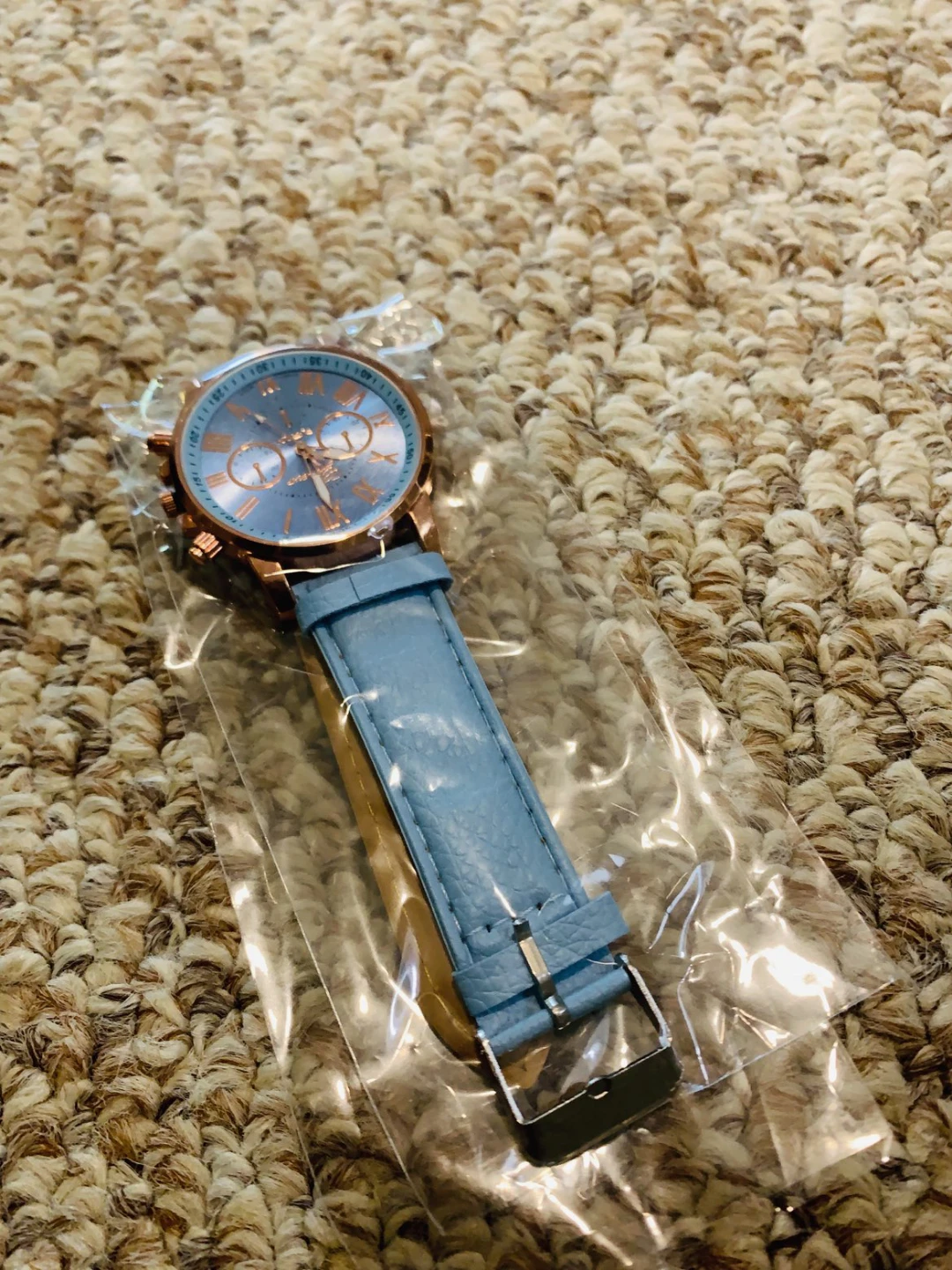 Women's Quartz Watch with Faux Leather Strap - photo 3