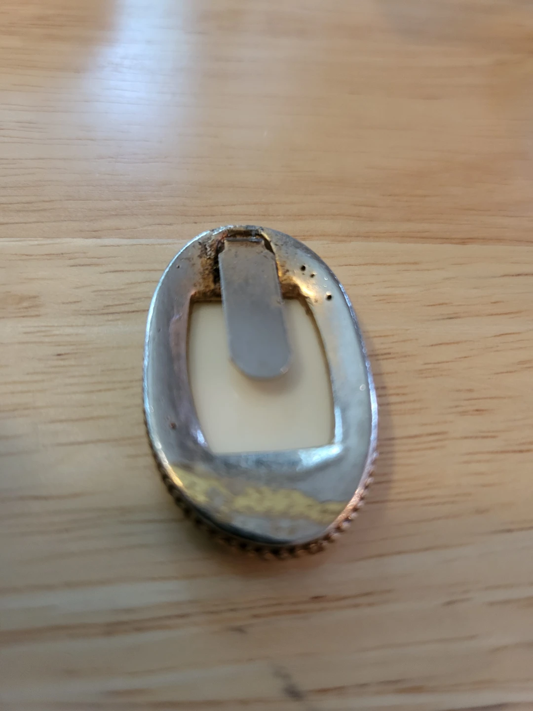 Vintage Oval Brooch with Faux Pearls and Figurine - photo 2