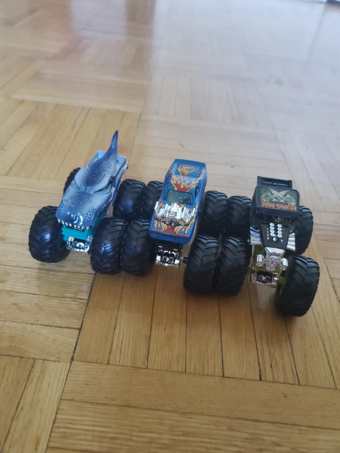 Hot Wheels Monster Trucks - photo 2