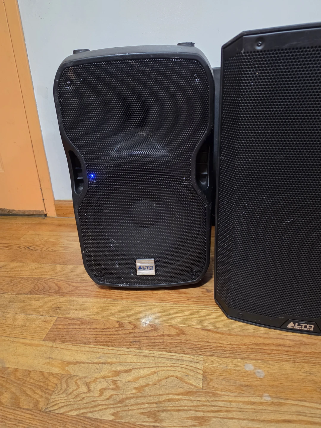 Alto Professional TS112A & TS315 Powered Speakers - photo 2