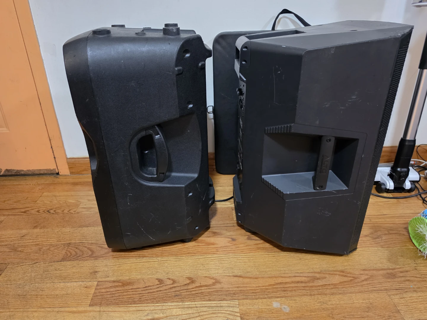 Alto Professional TS112A & TS315 Powered Speakers - photo 3