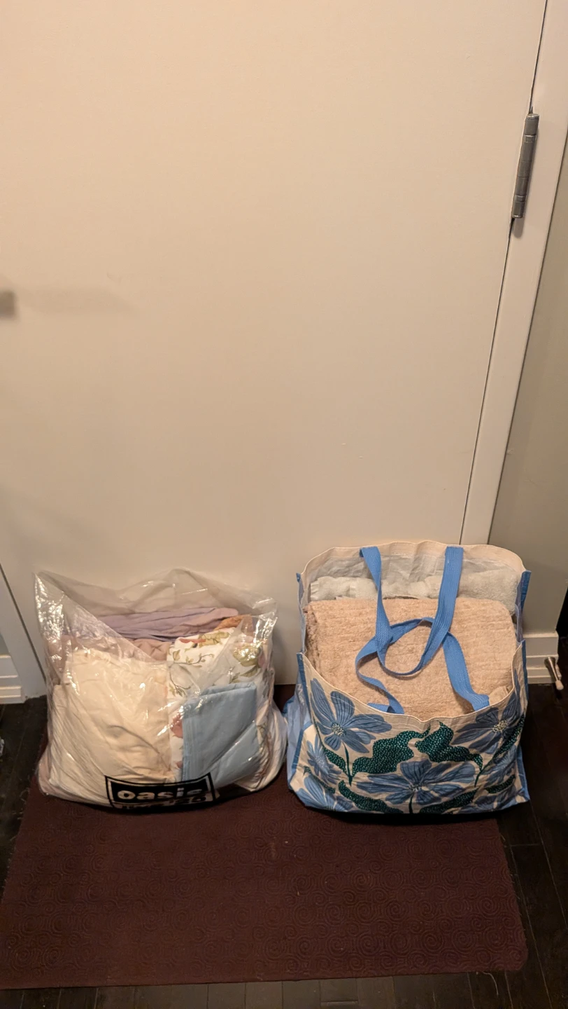 FREE Queen Bedding and Towels Bundle - photo 2