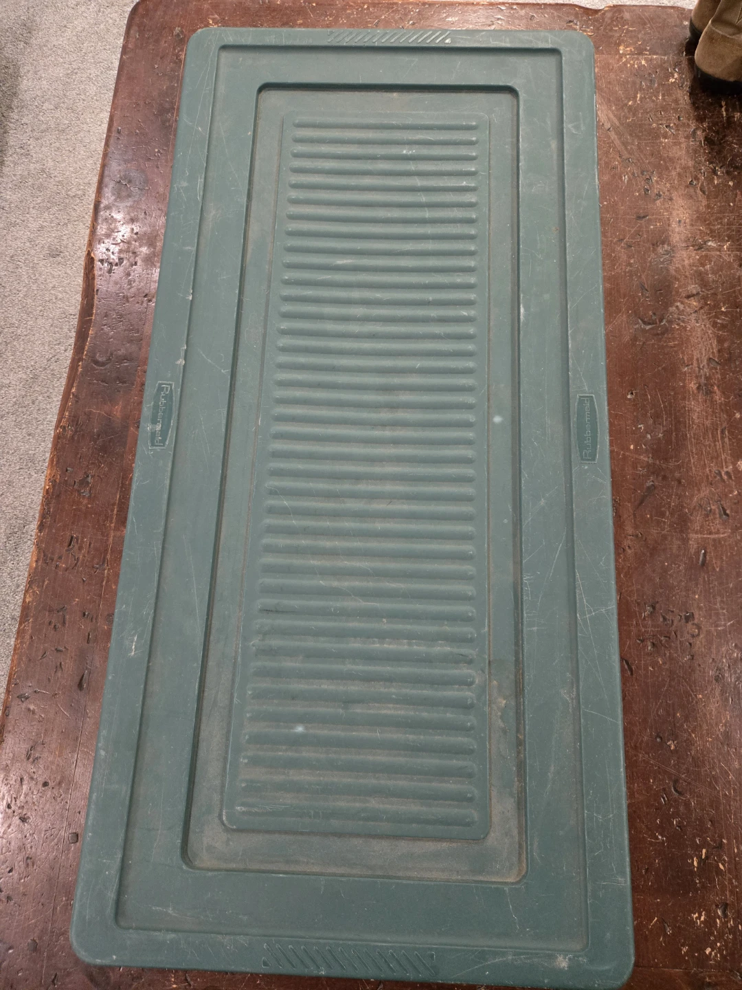 Rubbermaid Storage Bin with Lid - photo 3