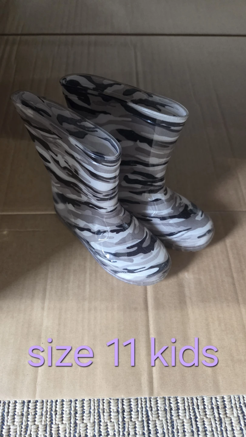 Kids Camo Rain Boots Size 11