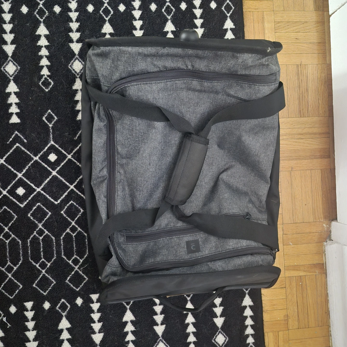 Carry-On Suitcase (30L) – Like New ✈️