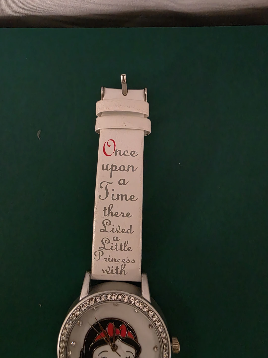 Disney Snow White Character Watch - photo 2