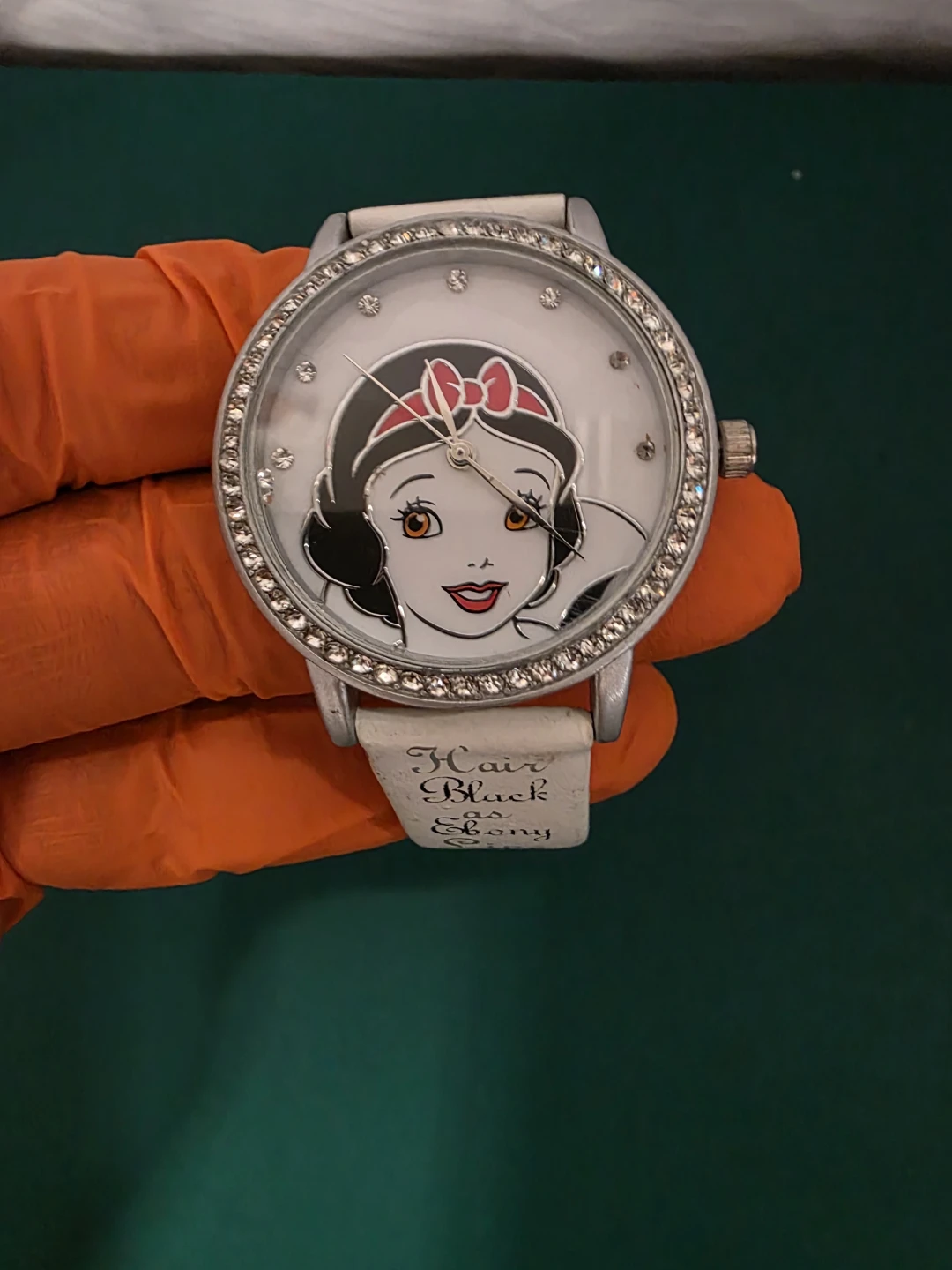 Disney Snow White Character Watch - photo 5