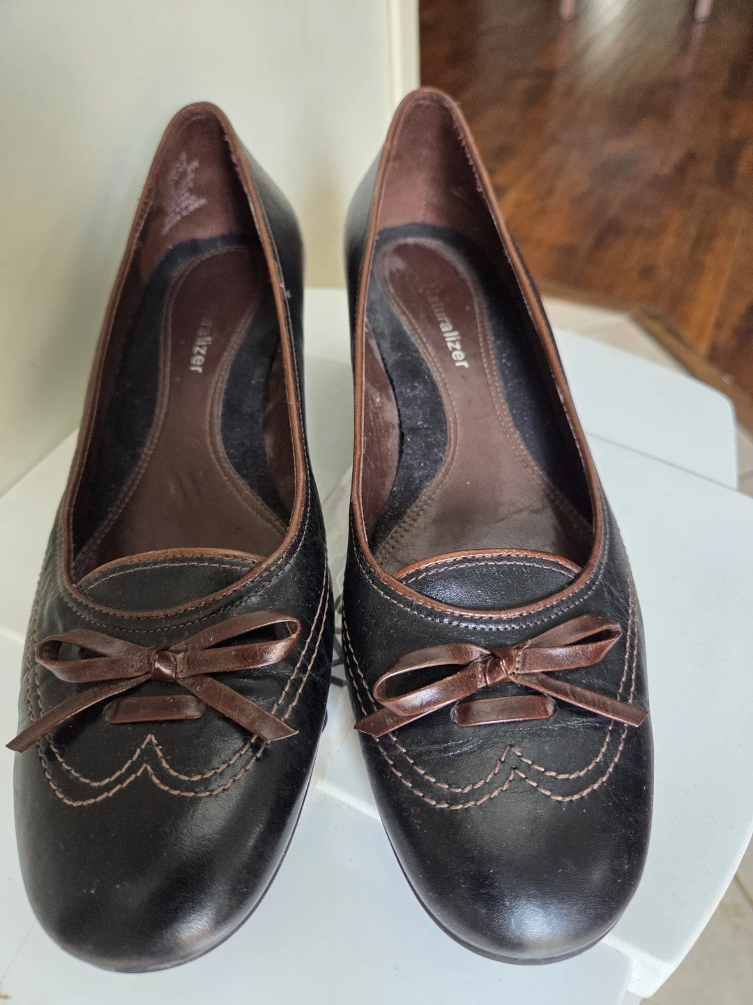Naturalizer Women's size 8 Black Leather Bow Heels - photo 4