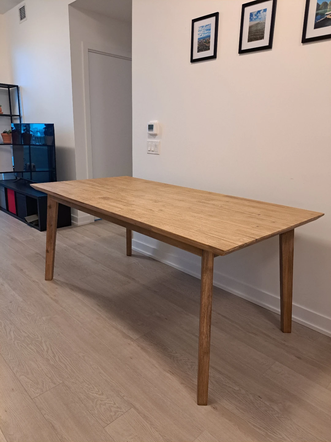 Structube Kabbann Solid Wood Dining Table - Excellent Condition - photo 4
