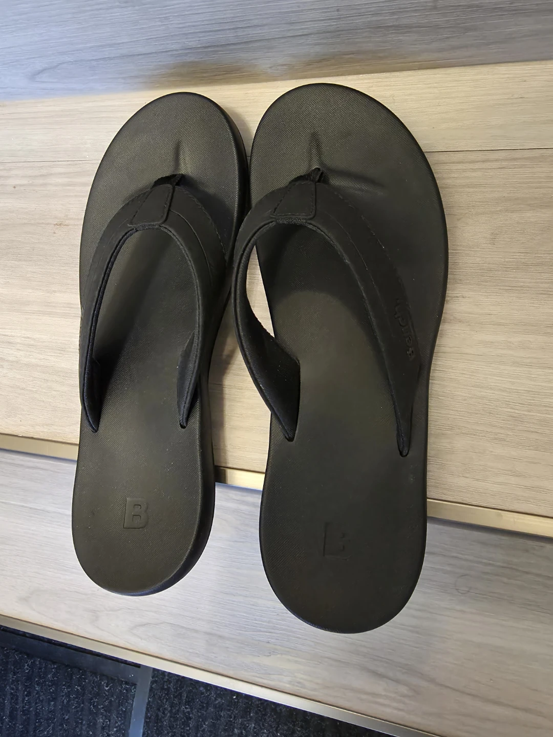Bench Flip Flops - Black (Brand New) ⚽ - photo 3