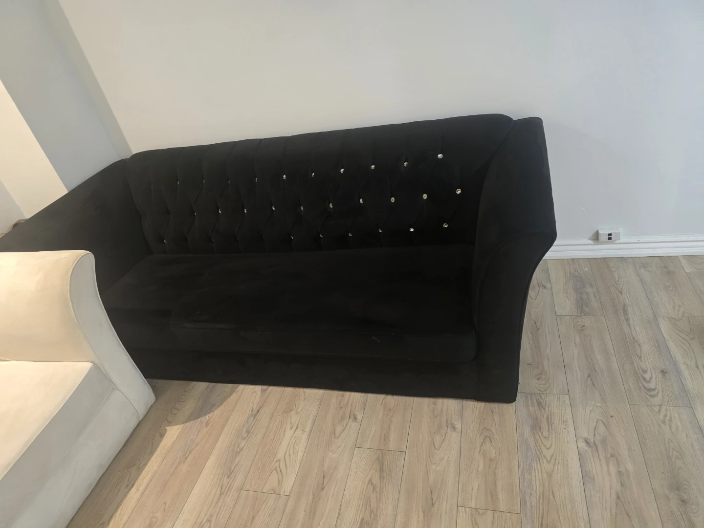 3 piece Tufted Sofa set with Crystal Accents - photo 3
