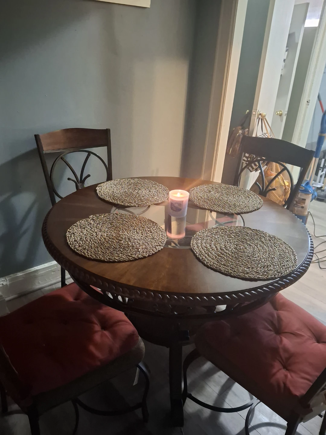 Antique table W/4 chairs - photo 3