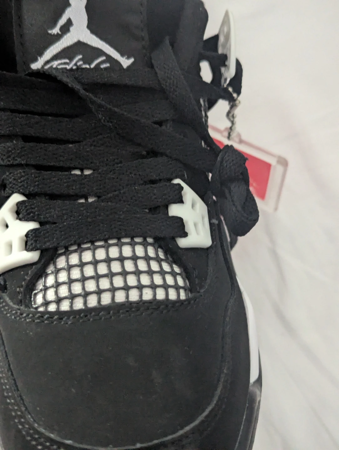 Jordan 4 white thunder