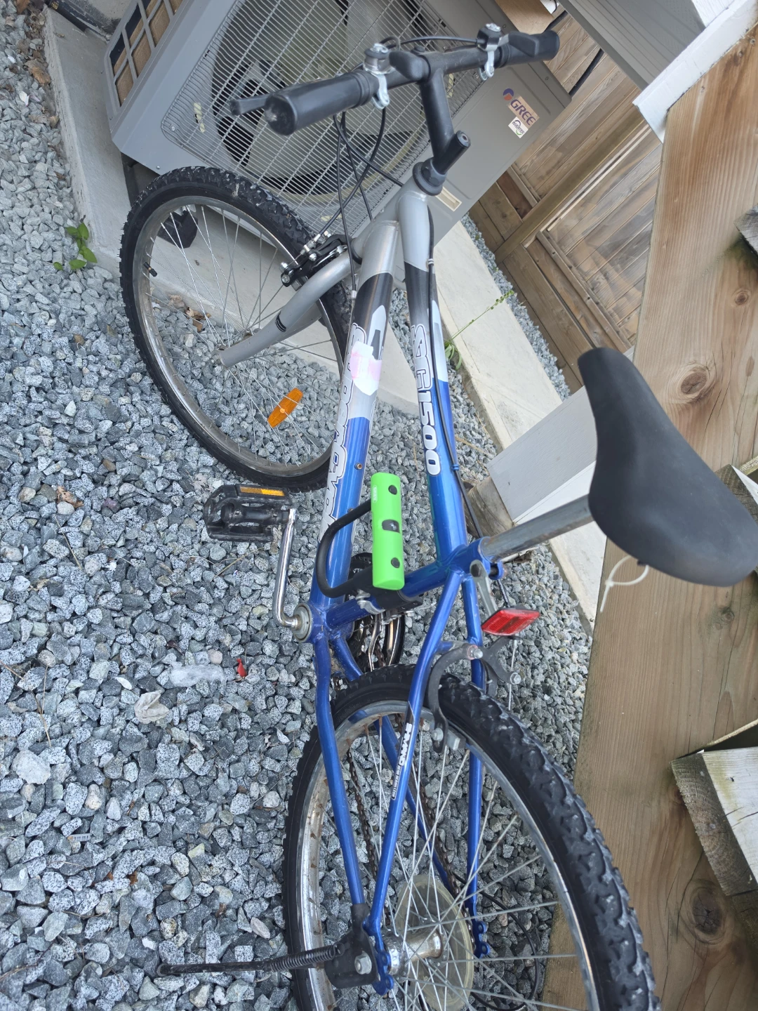 Move out sale - Blue Mountain Bike for teens - photo 2