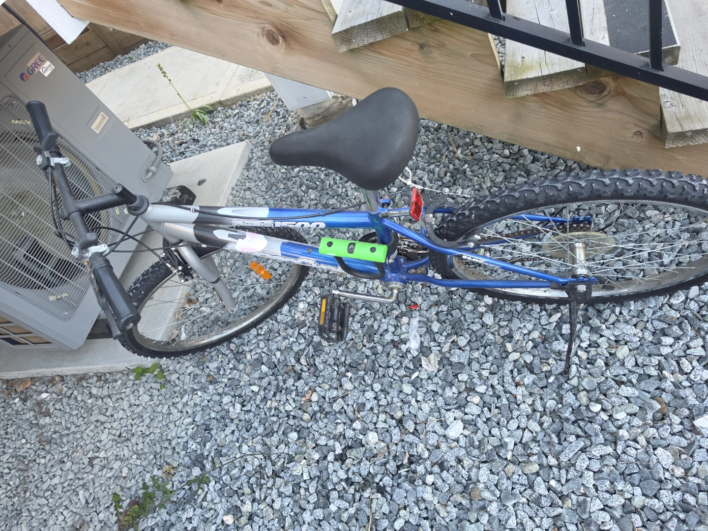 Move out sale - Blue Mountain Bike for teens - photo 3