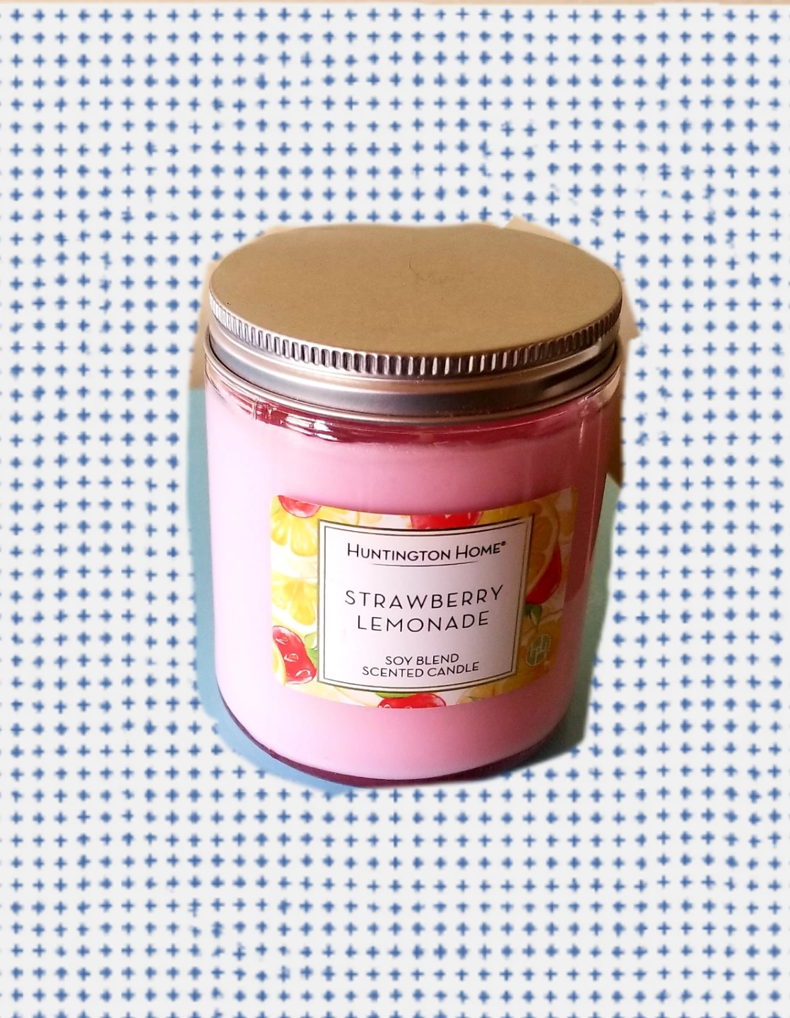 NEW Huntington Home Strawberry Lemonade Scented Candle ⚽