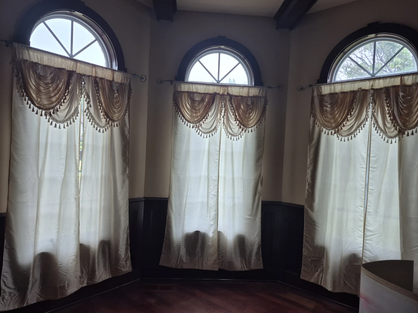 Set of 3 Cream Drapes with Gold Trim - photo 2