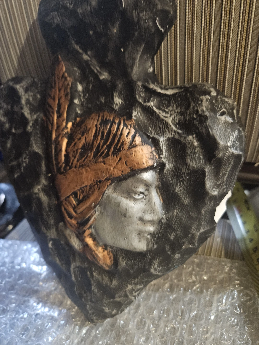 Heart-shaped wall decor with Native American profile - photo 3