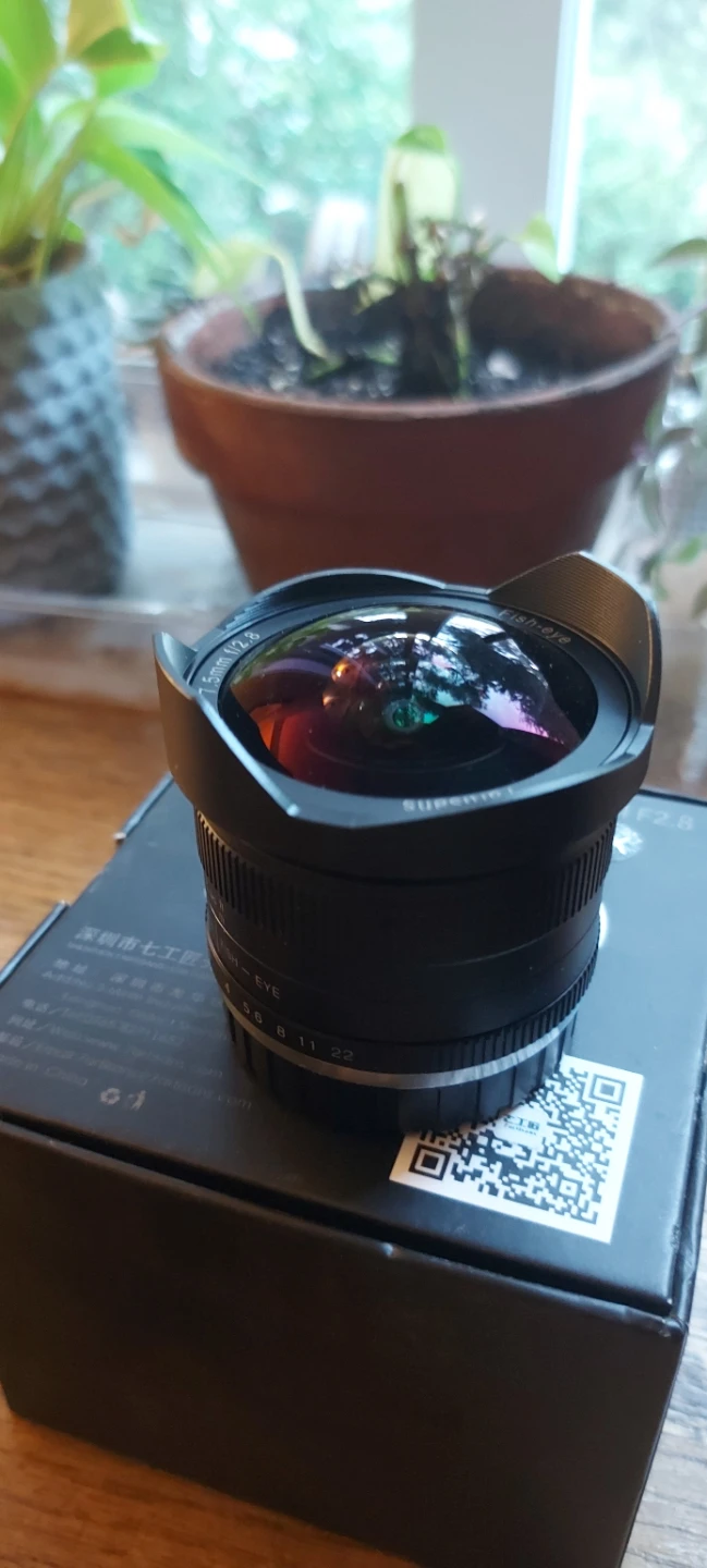 7Artisans 7.5mm f/2.8 FX Lens - photo 2