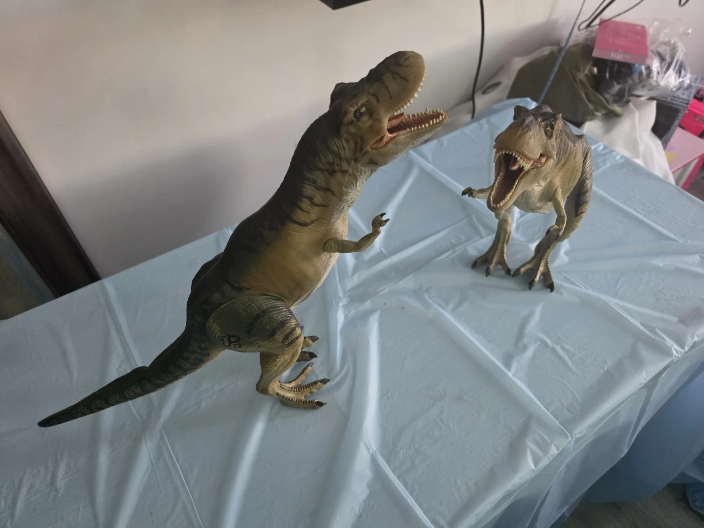 2 Large Dinosaur Action Figures - photo 2