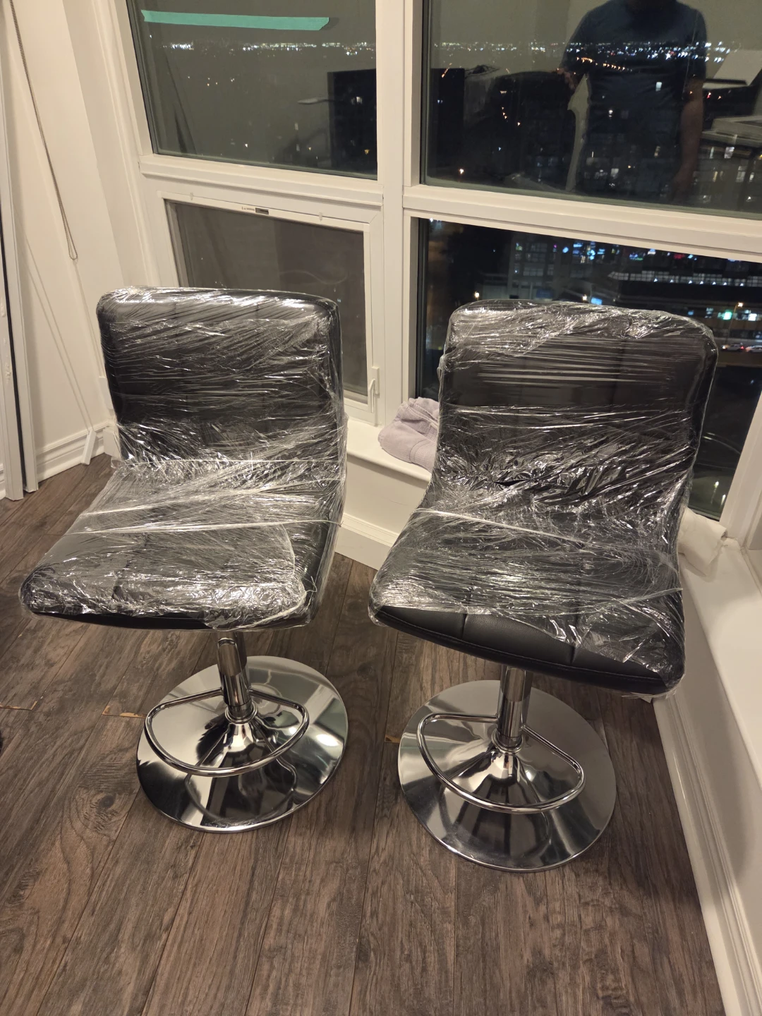 Set of 2 Black Bar Stools with Chrome Base - photo 4