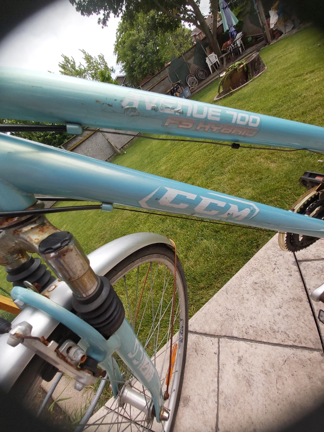 CCM Avenue 700 Hybrid Bike