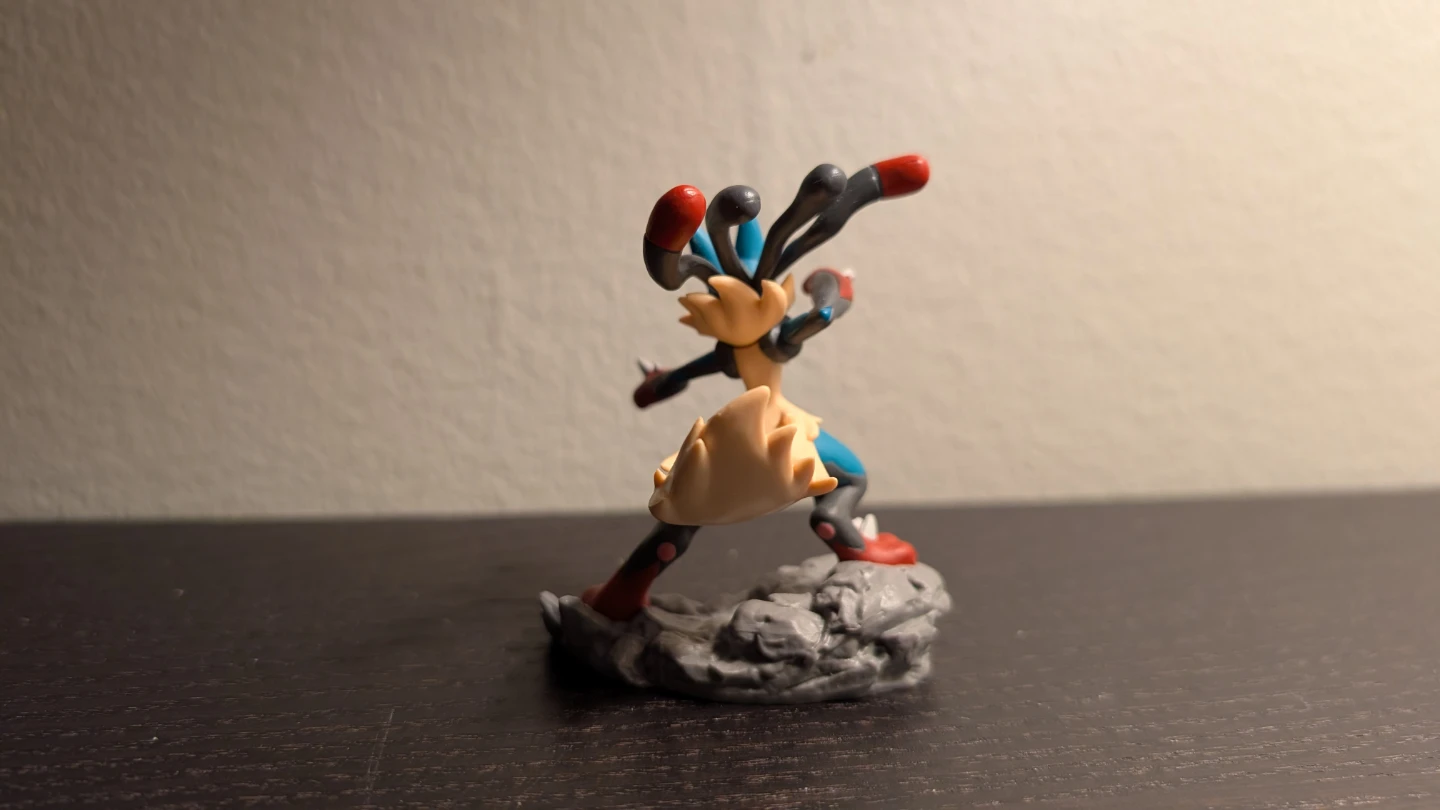 Pokémon Lucario Figure - photo 3