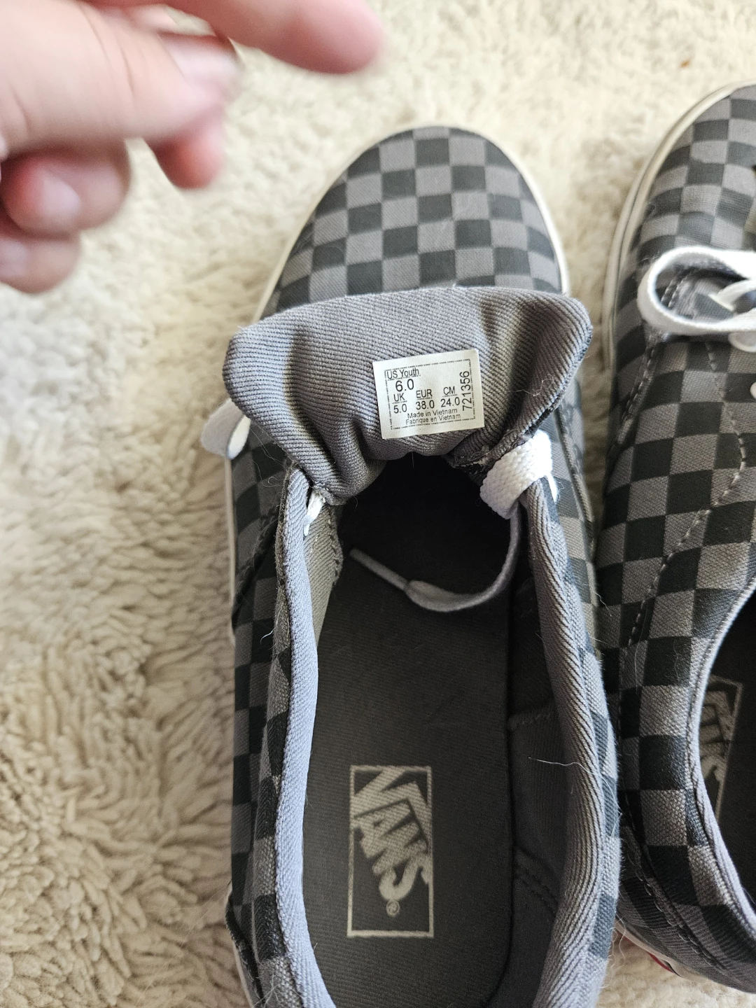 Vans Youth Shoes Size 5 and 6 - photo 4