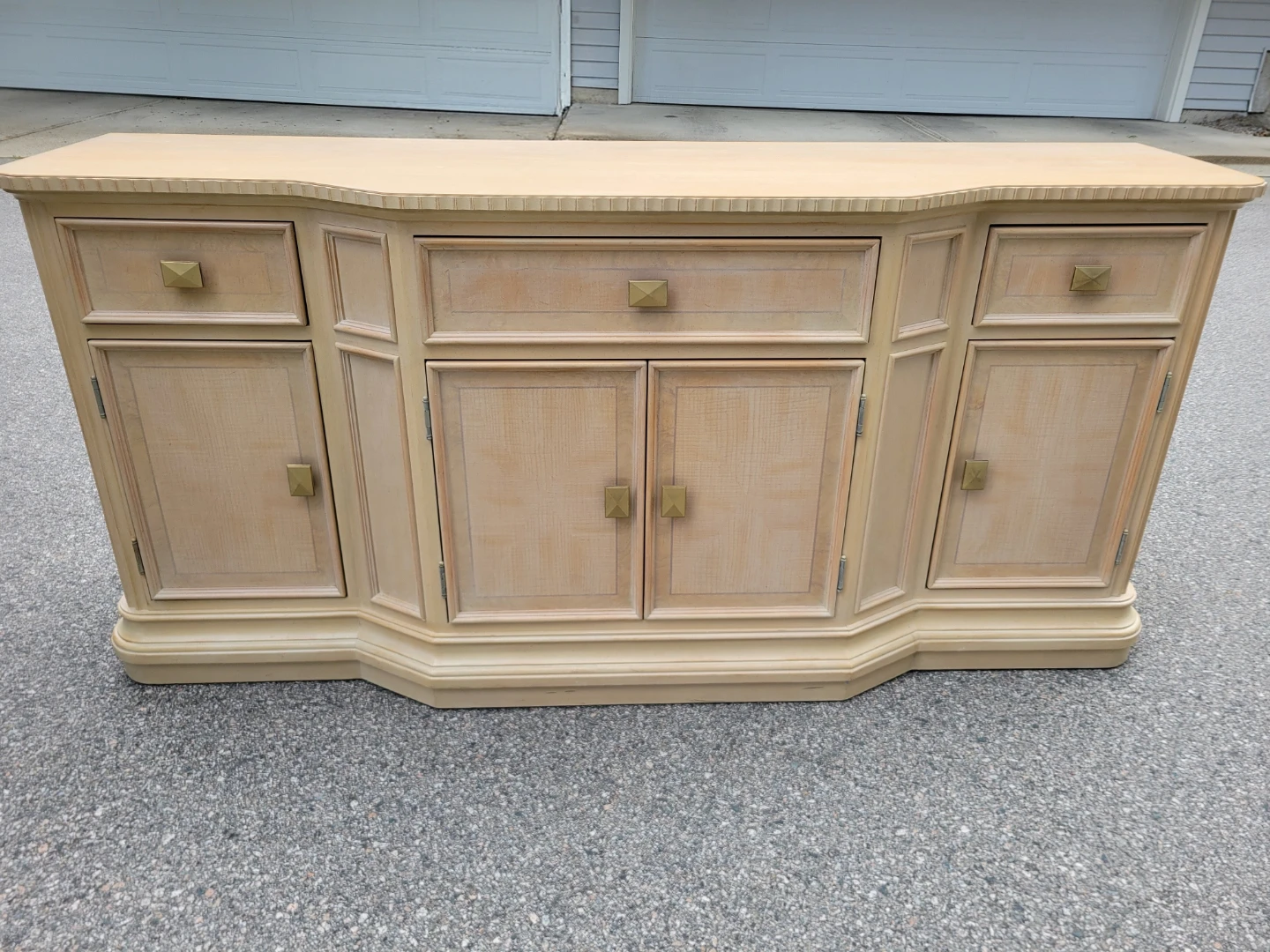 Vintage Bleached Oak Sideboard / Console Table / Buffet. - photo 2