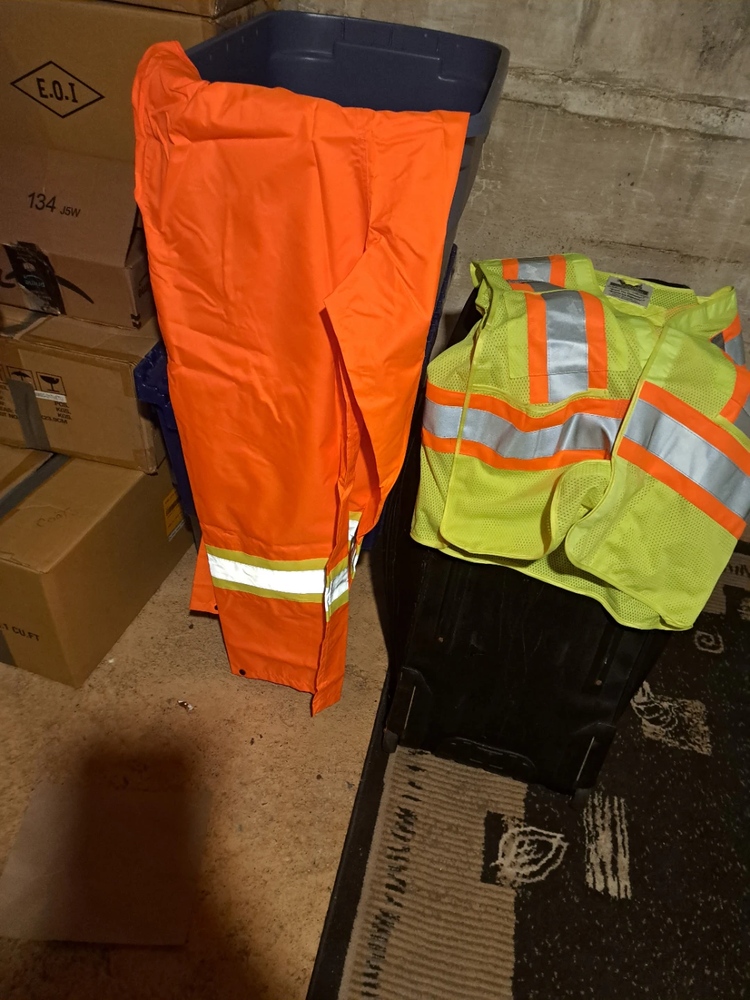 High-Visibility Safety Jacket, Vest, and Pants Set - photo 2
