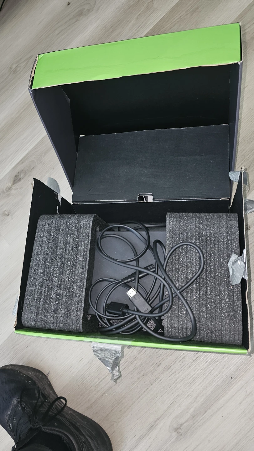 Xbox Series X 1TB Console with Controller - photo 2