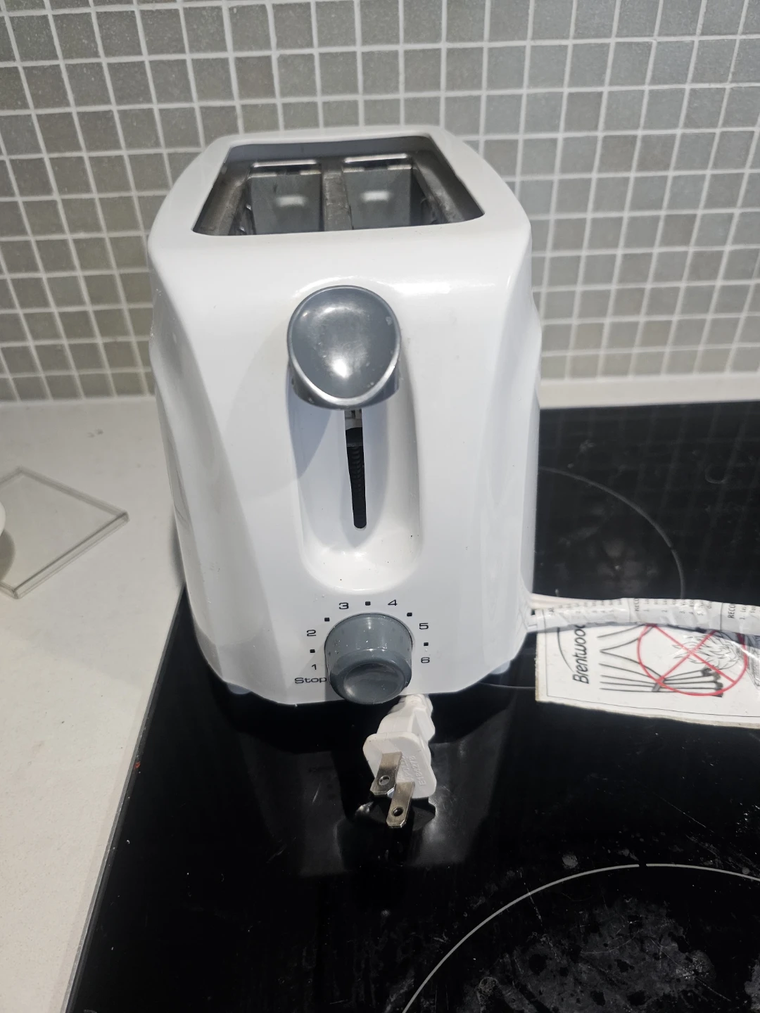 Brentwood 2-Slice White Toaster - photo 4