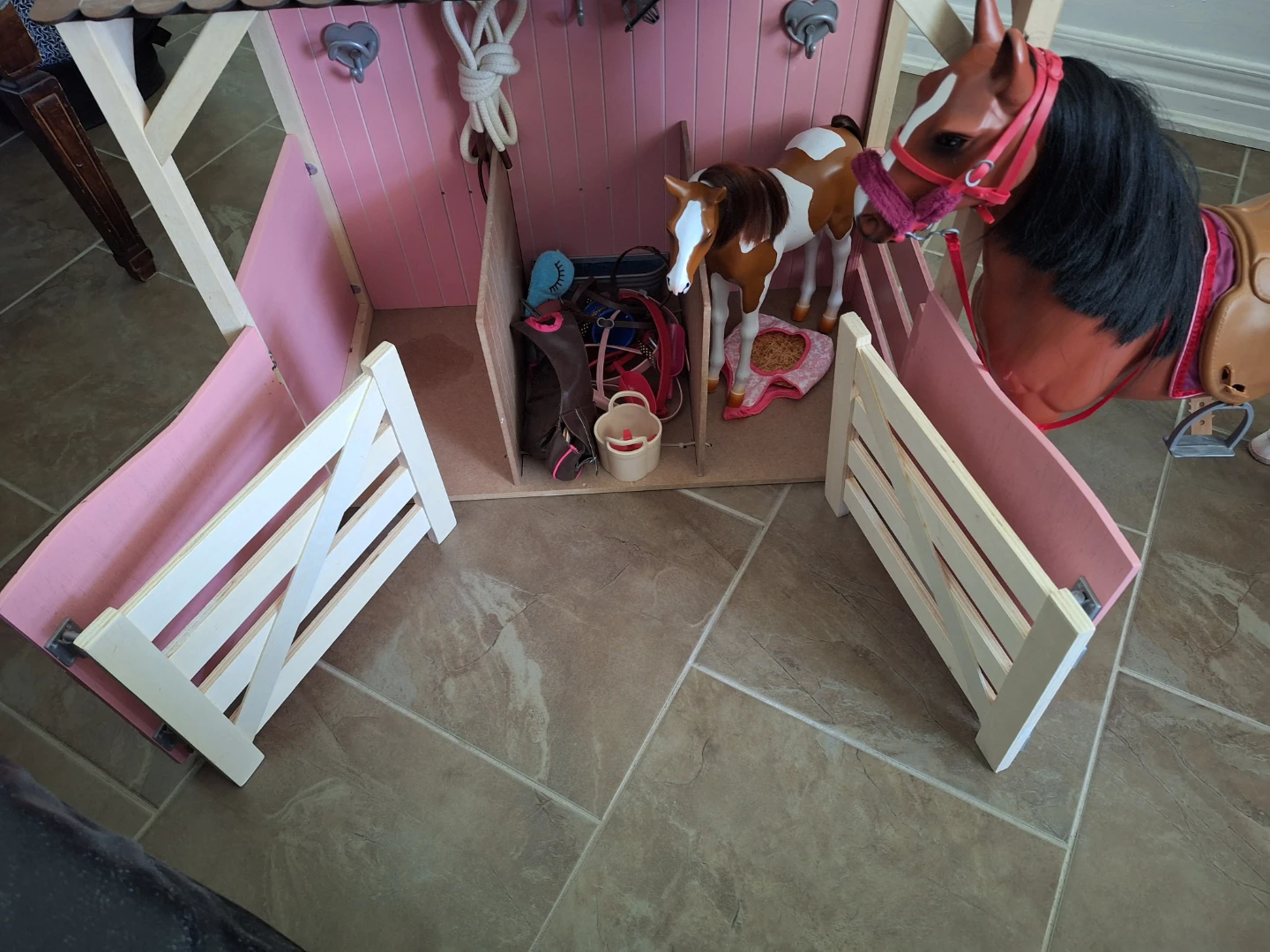 Doll Horse Stable with Accessories - photo 5