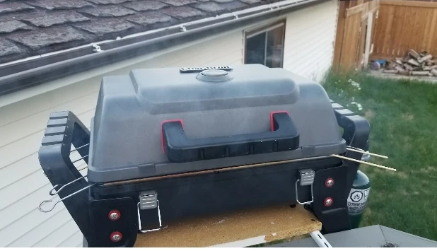Char-Broil Grill2Go X200 Portable Propane Grill/ Moving sale - photo 3