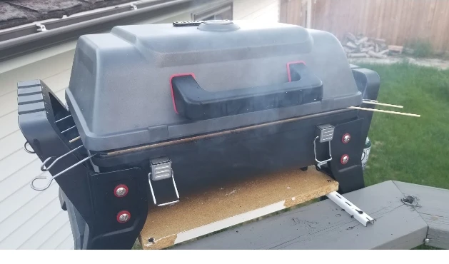 Char-Broil Grill2Go X200 Portable Propane Grill/ Moving sale - photo 4
